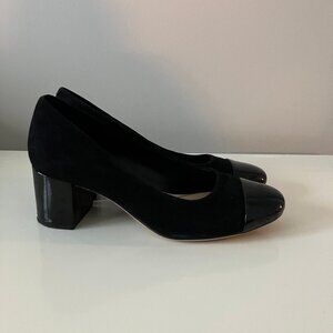 Clarks black suede cap toe low heel pumps